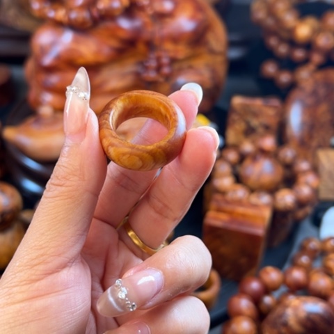 松木（琥珀木）把件