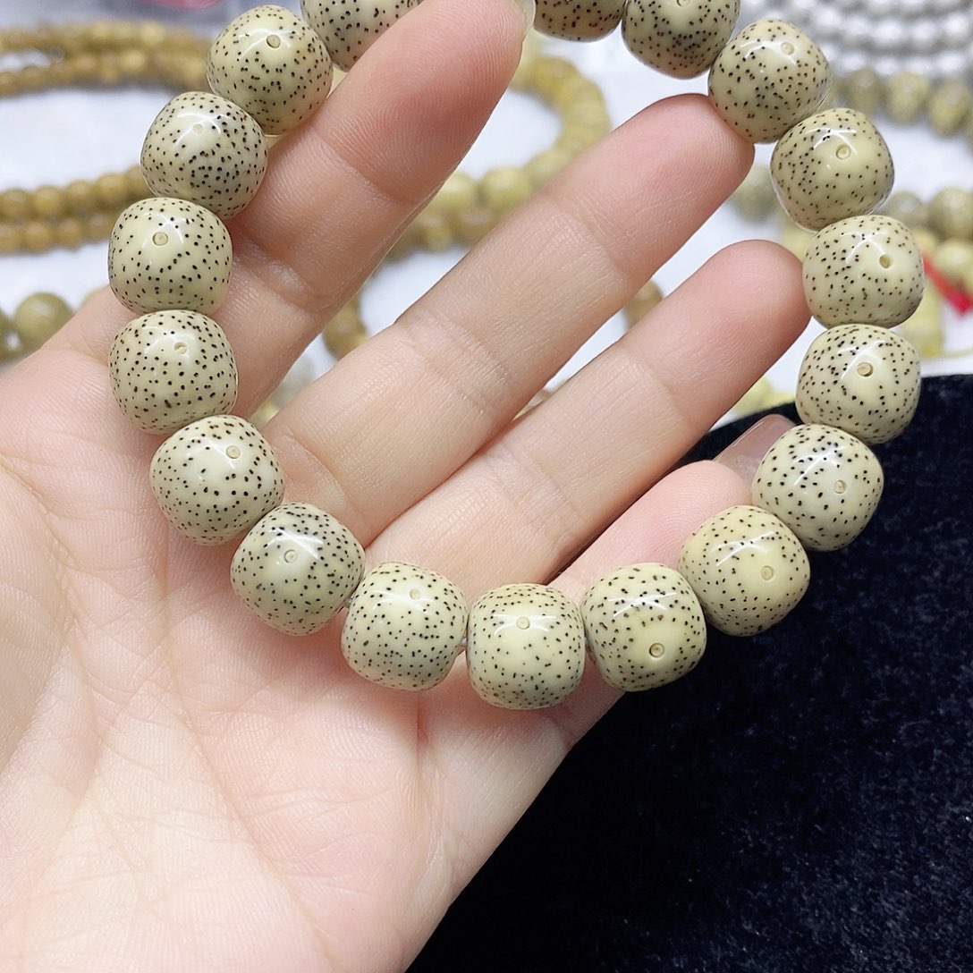 星月菩提吊坠12.11星月菩提