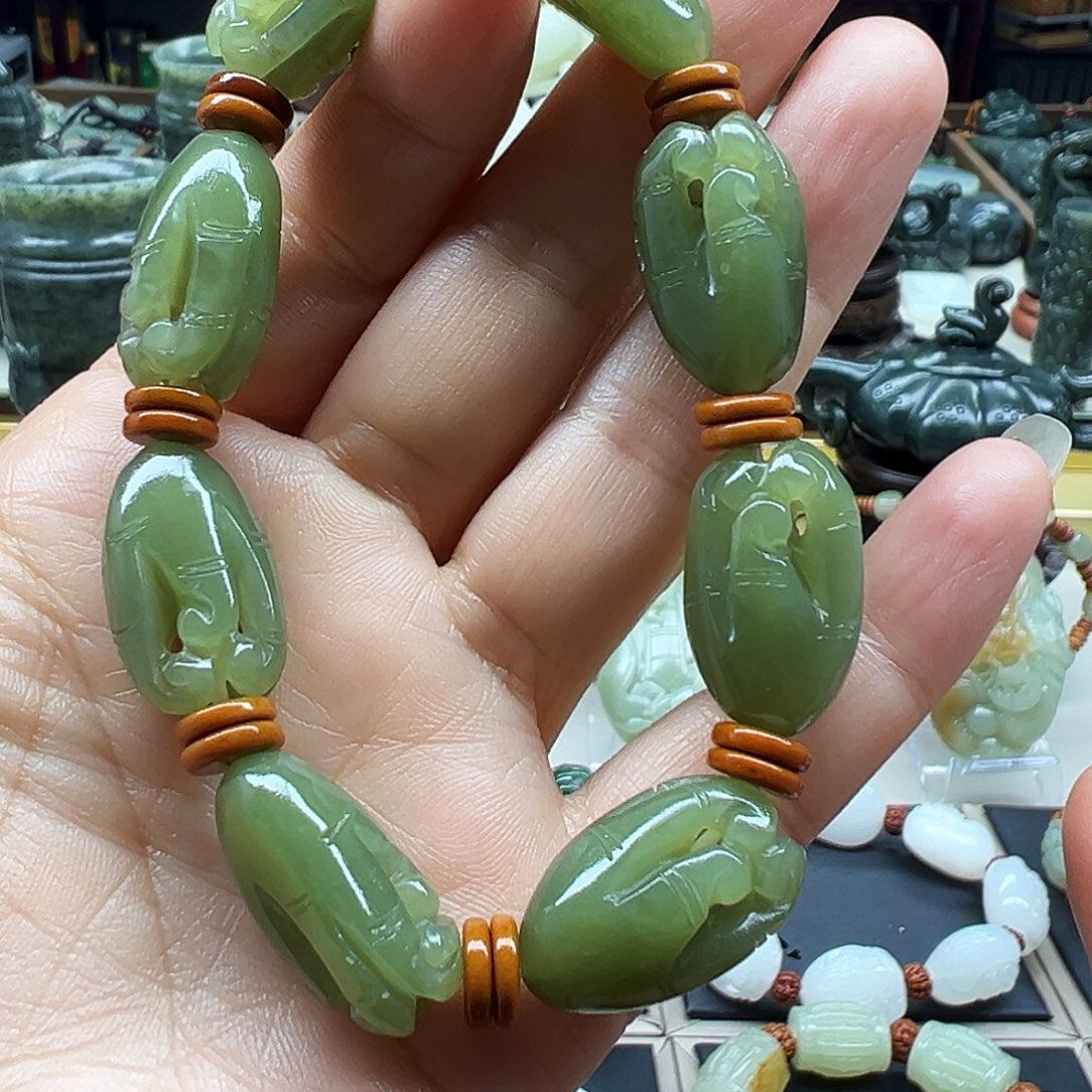 和田玉未镶嵌手串