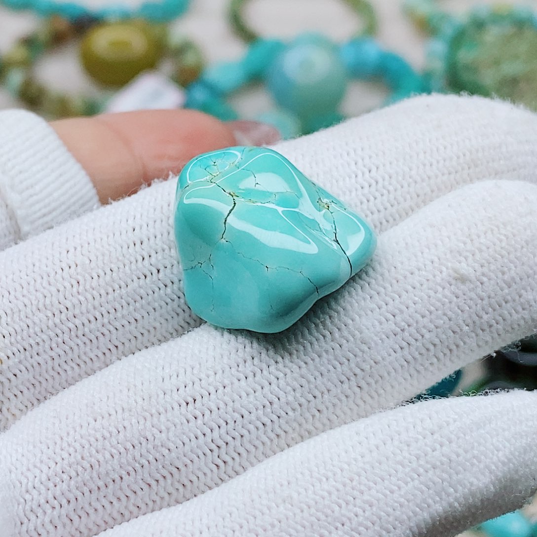 绿松石未镶嵌颈饰