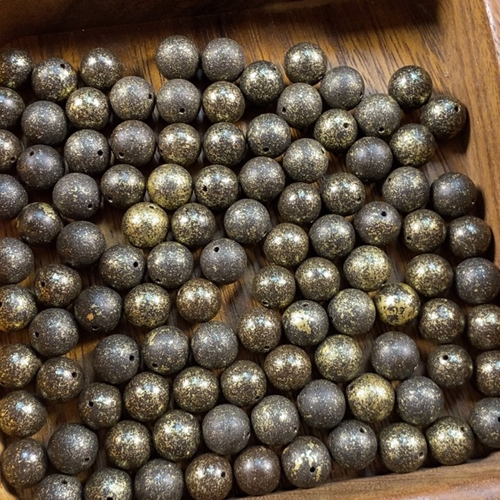 泥塑黑龙涎金箔珠1.2合香约100克