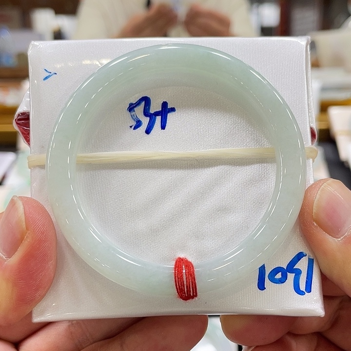 翡翠手镯未镶嵌星*婷翡翠