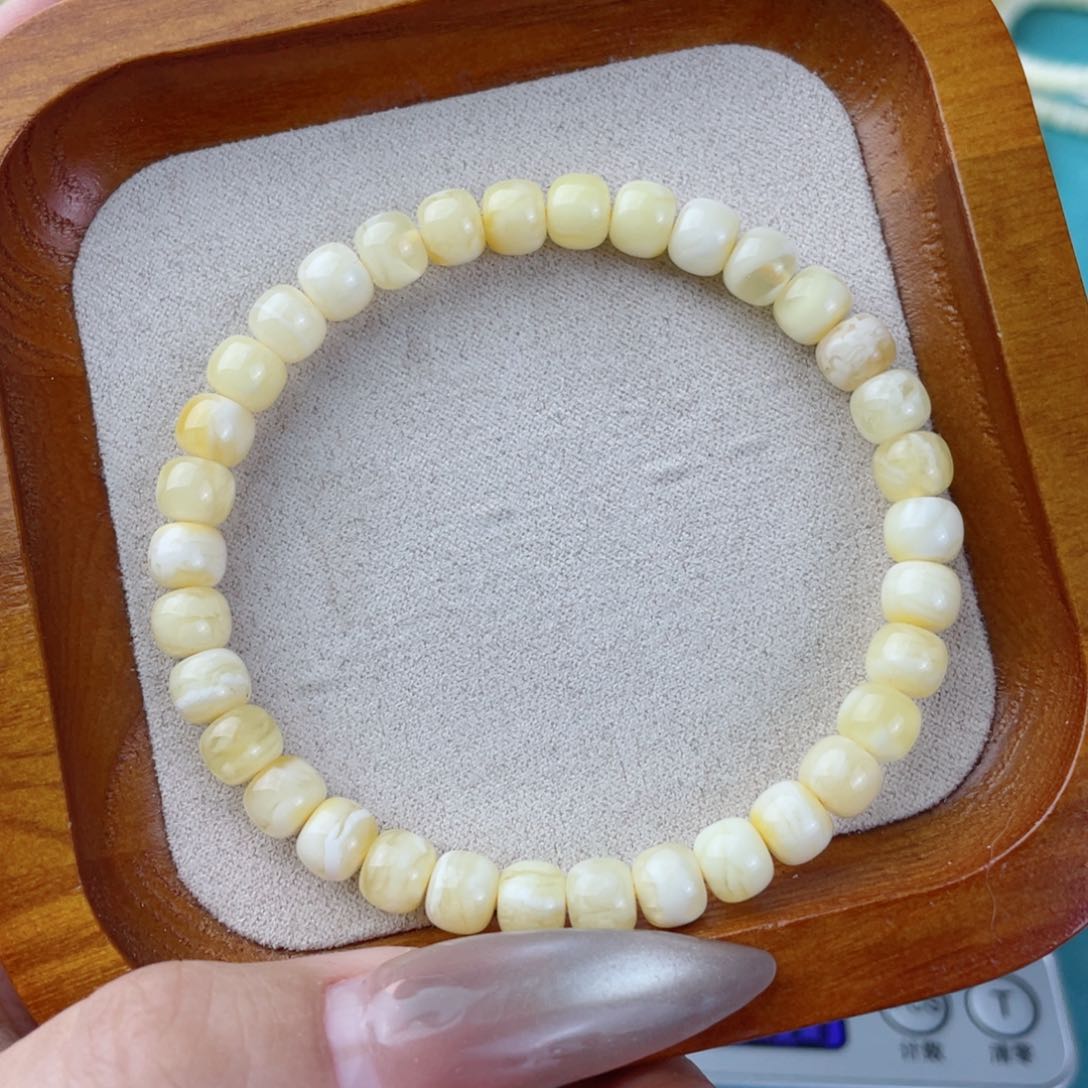 蜜蜡裸石未镶嵌蜜蜡71