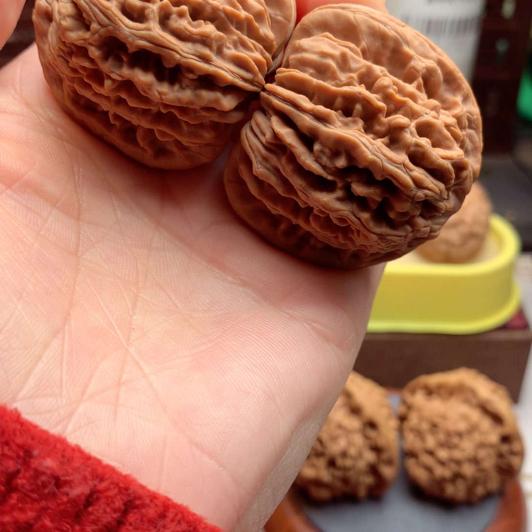 文玩核桃吊坠汉高楼。     6号