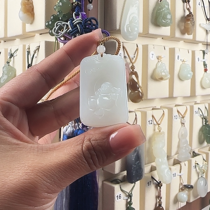 和田玉颈饰未镶嵌春*木