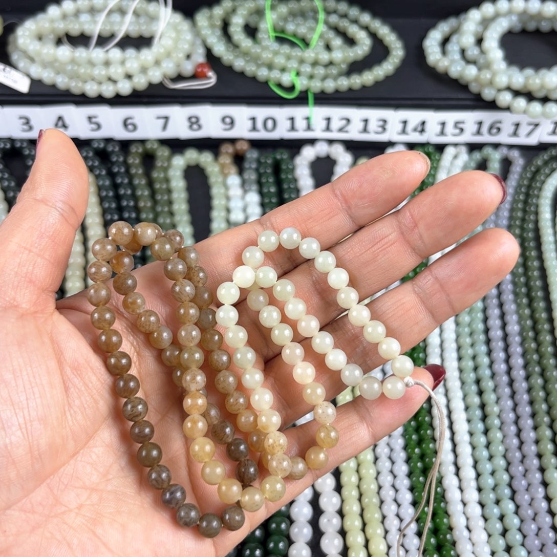 和田玉颈饰未镶嵌