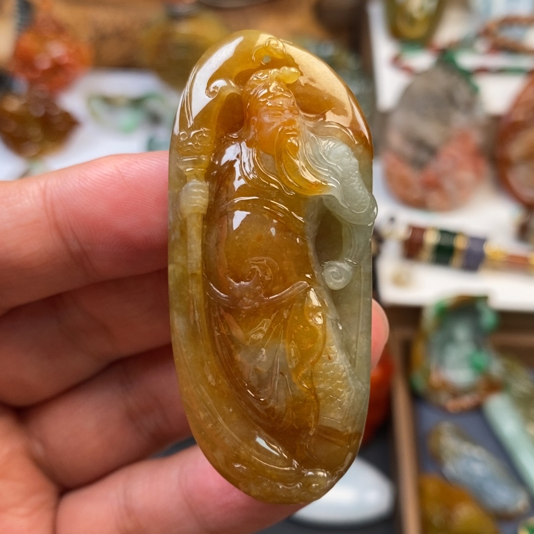 翡翠未镶嵌颈饰武财神