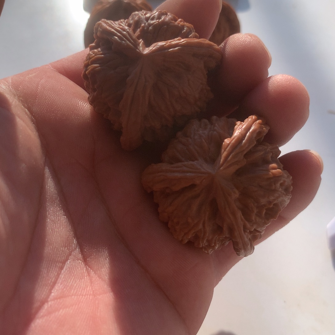 文玩核桃吊坠三棱