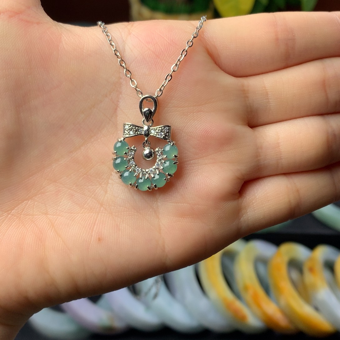 翡翠颈饰未镶嵌翡翠挂件