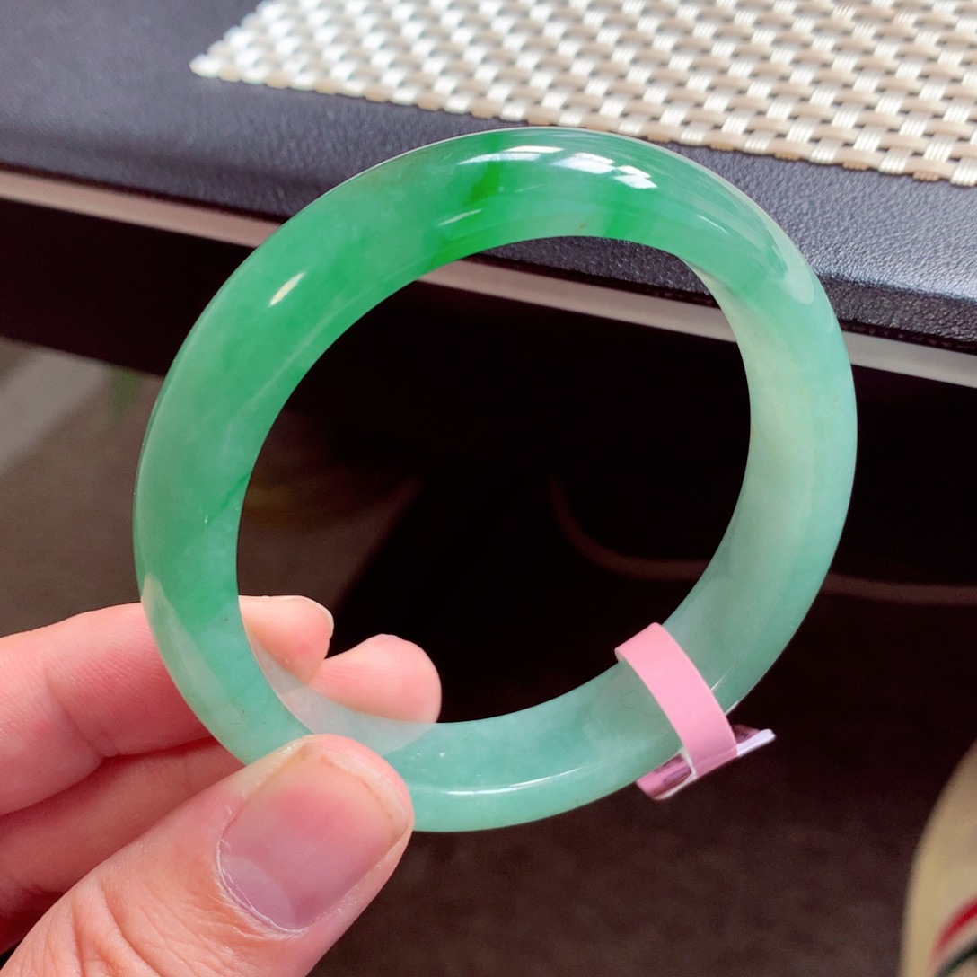 翡翠手镯未镶嵌缅甸翡翠