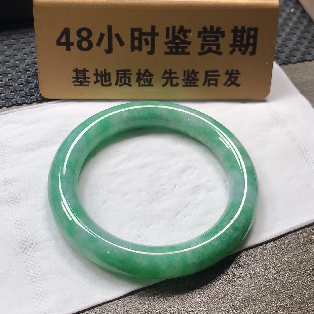 颈饰未镶嵌翡翠55.6圆条 有瑕