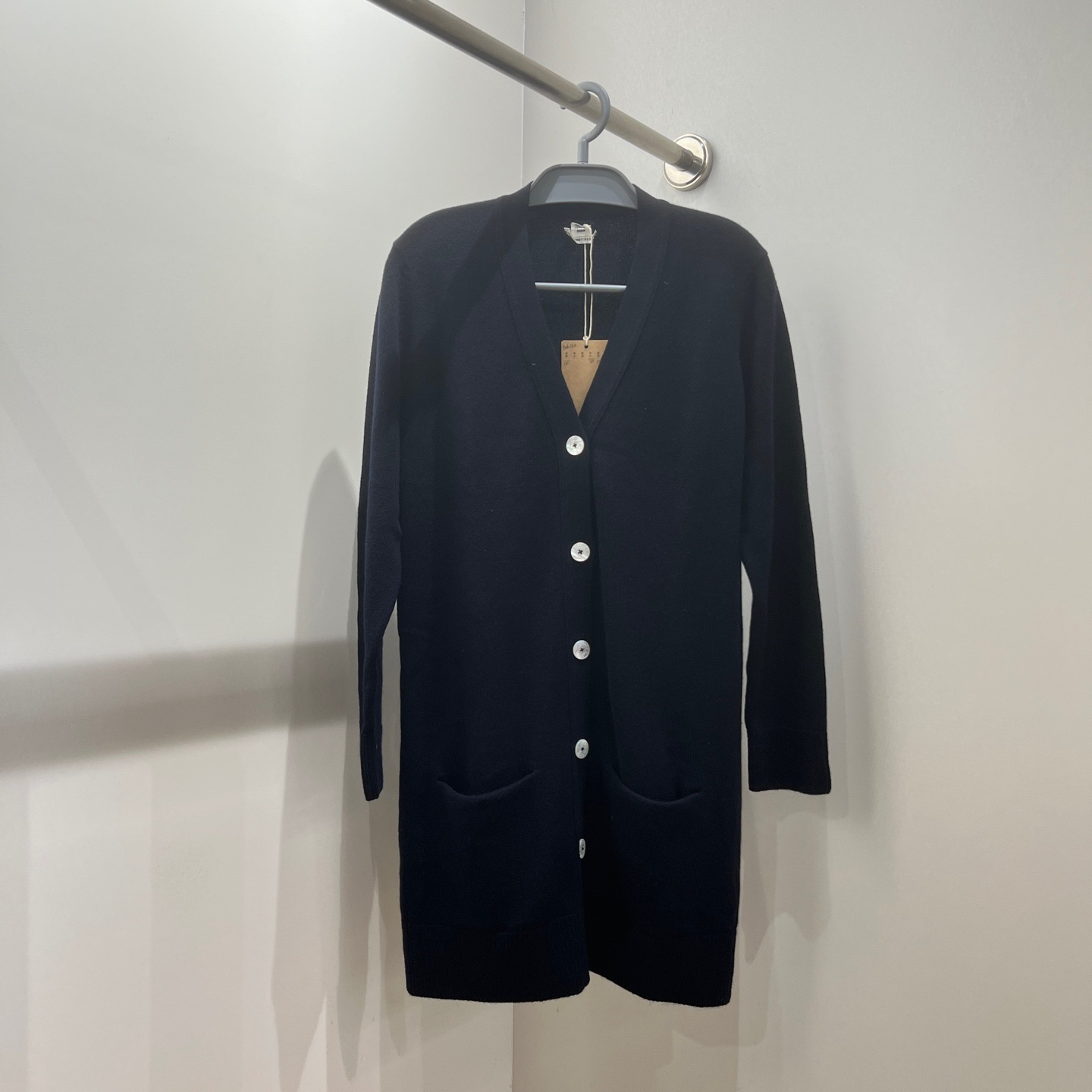 99新 Hermes/爱马仕 tob166/纯色v领单排扣针织开衫 36码 羊绒