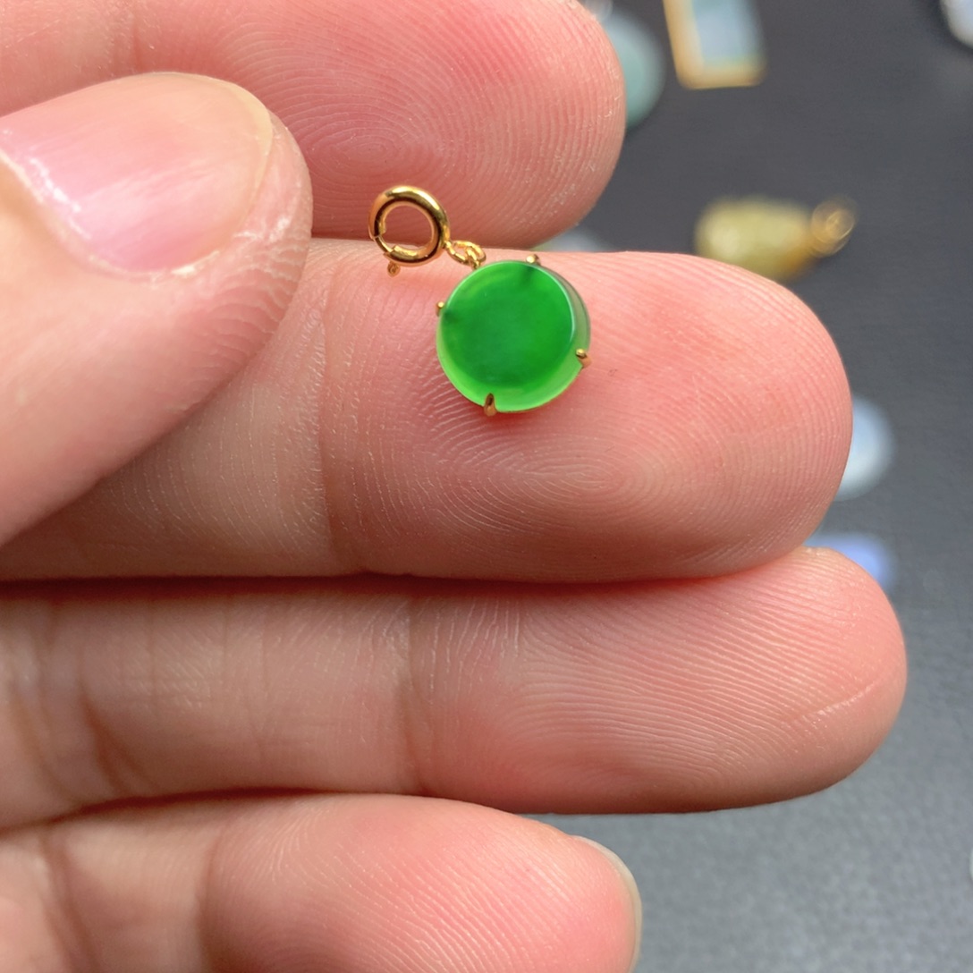【闪购商品】颈饰18K金镶嵌翡翠翡翠