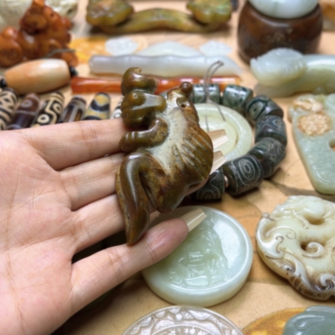 【闪购商品】蛇纹石玉颈饰未镶嵌