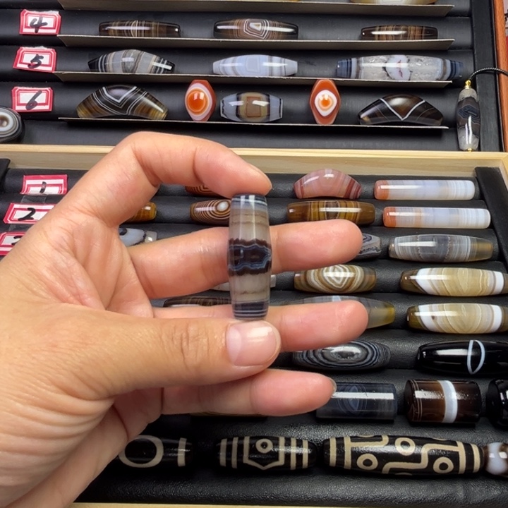 摩***兔玛瑙/玉髓未镶嵌颈饰