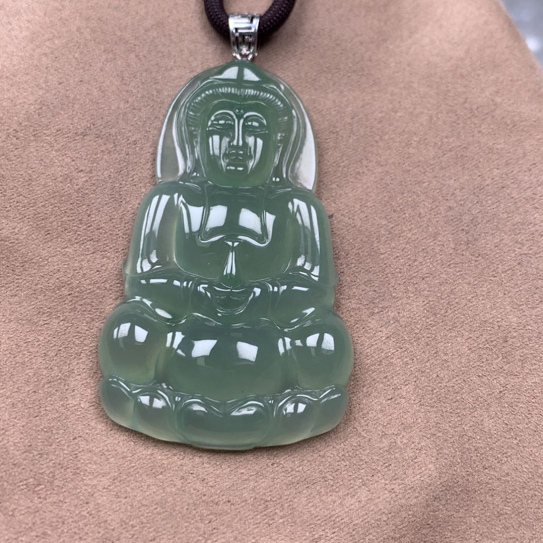 翡翠18K金镶嵌颈饰缅甸翡翠