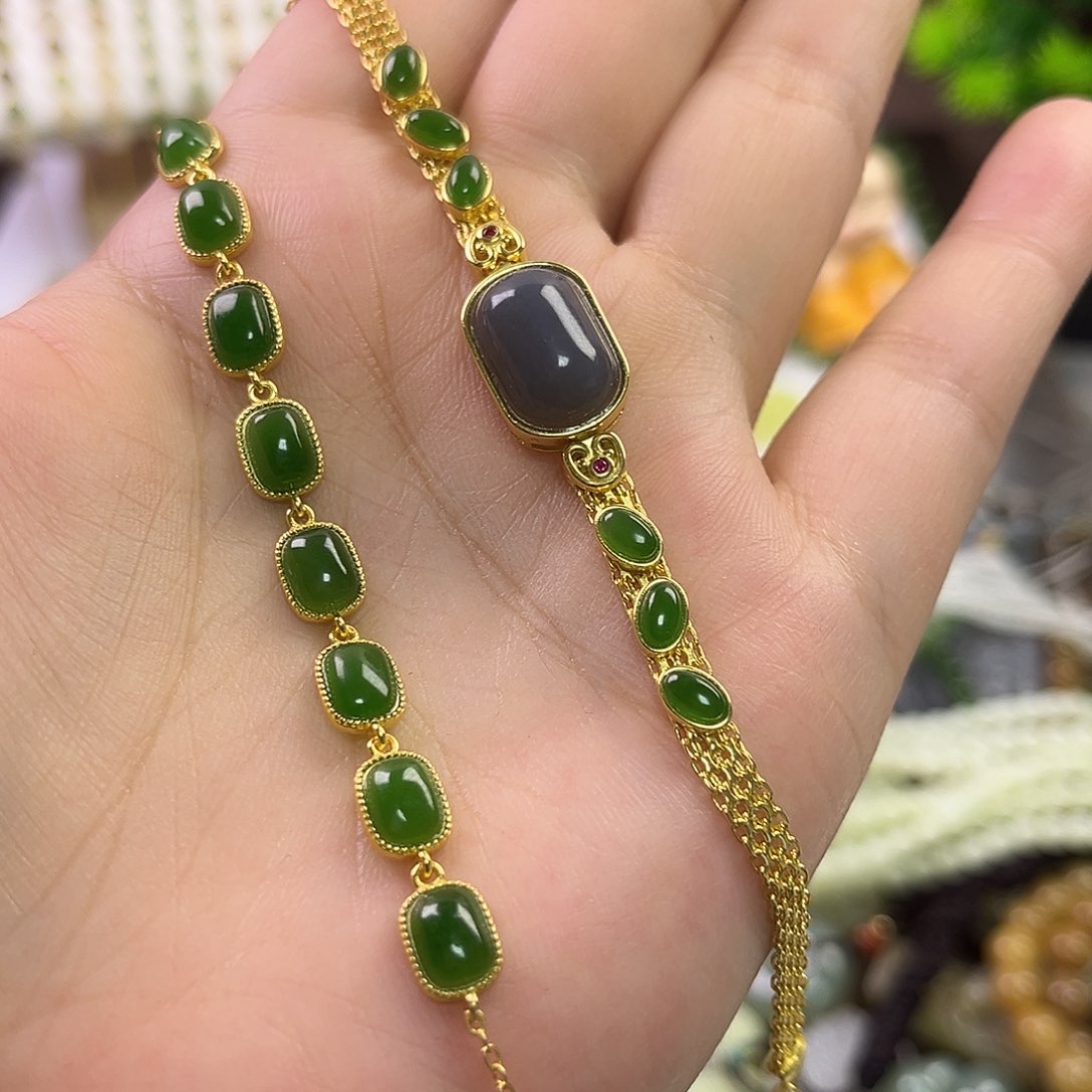 和田玉未镶嵌颈饰加****?