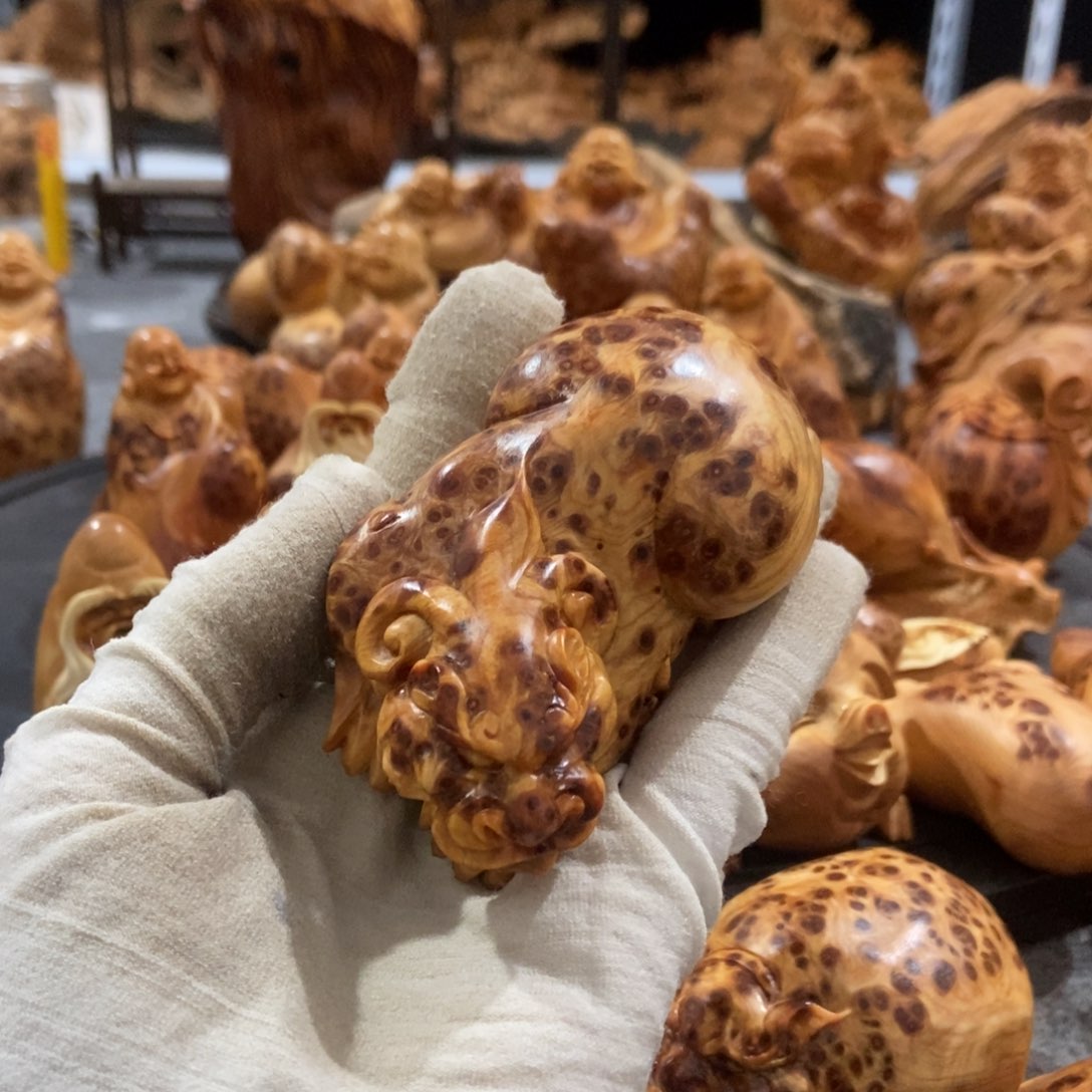 柏木（崖柏）强*哥留疤貔貅