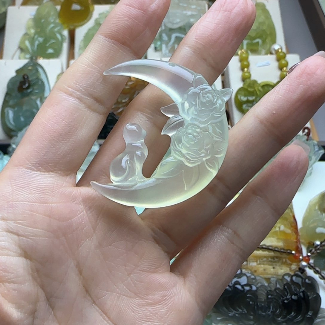 蛇纹石玉颈饰未镶嵌