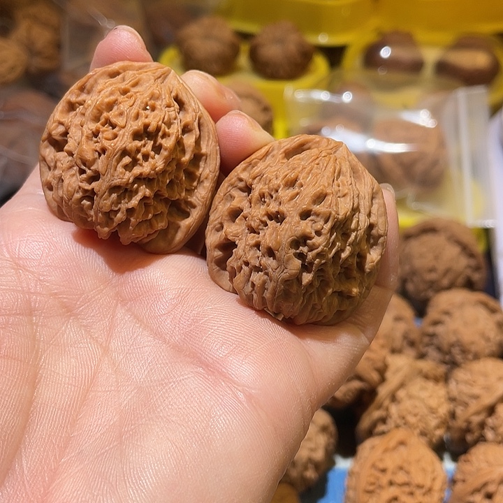 嘿***！桃核吊坠南疆石……