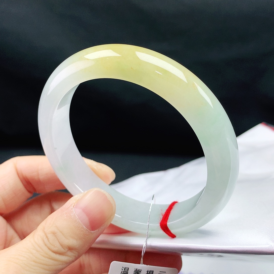 翡翠手镯未镶嵌57圈