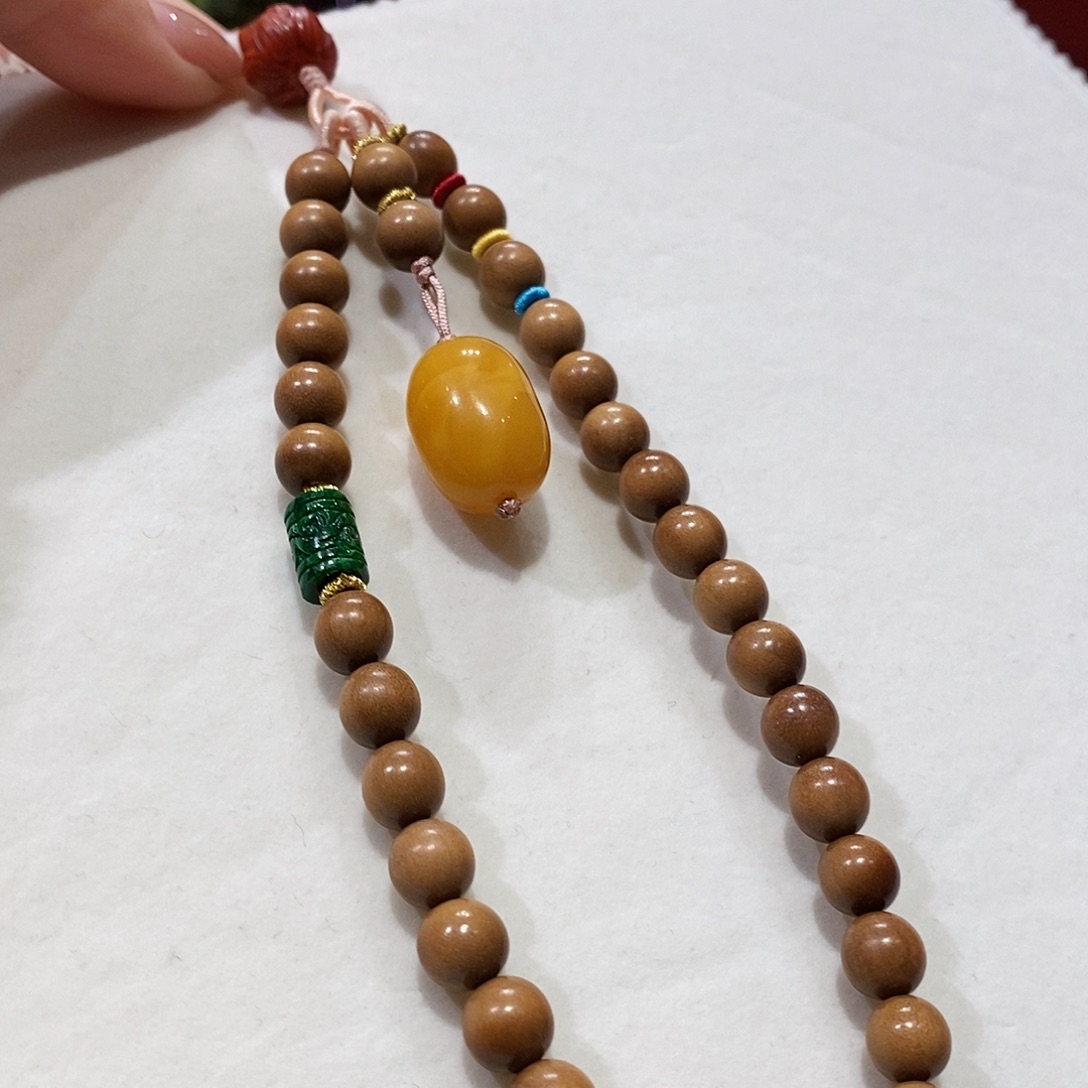 蜜蜡未镶嵌颈饰蜜蜡