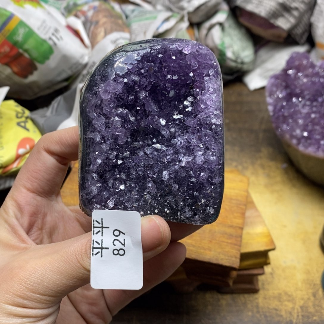 紫晶乌拉圭未镶嵌