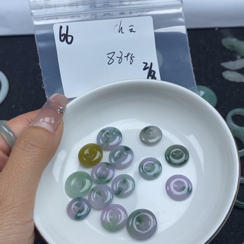 【闪购商品】翡翠颈饰未镶嵌c*云