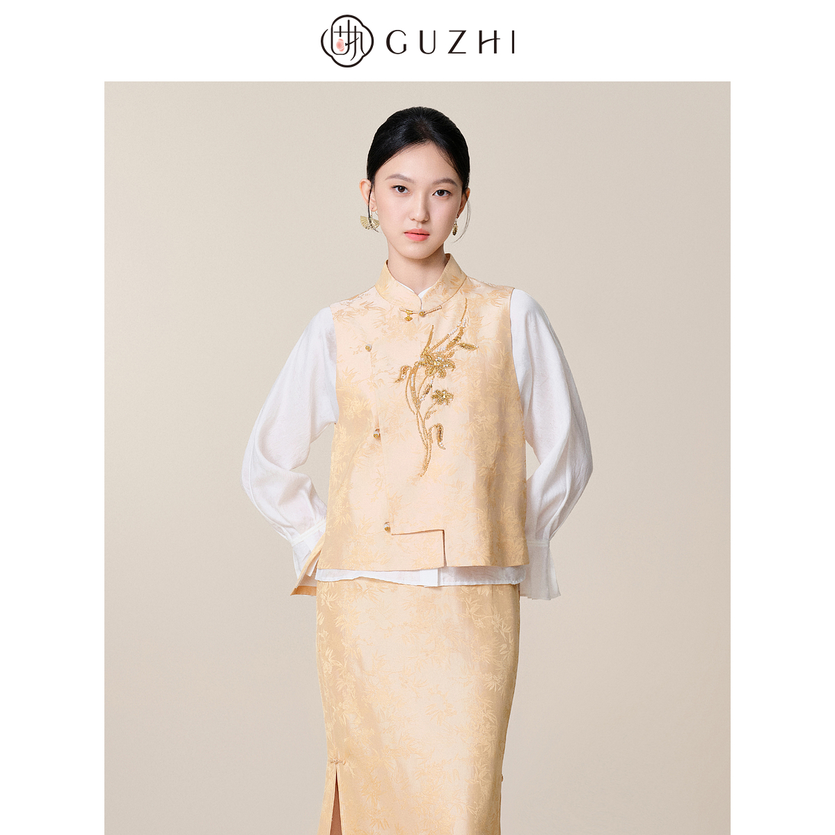 固执2025春季新款新中式提花绣珠短款背心马夹外套女装