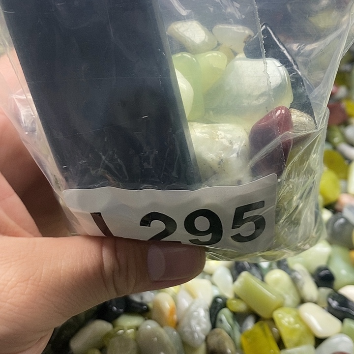 岫玉鱼缸石未镶嵌