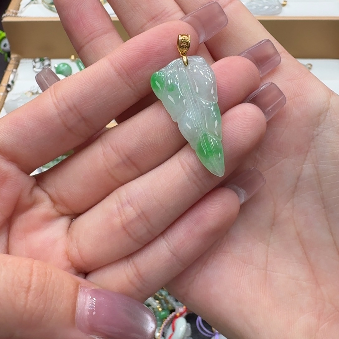 吊坠(不含链)18K金镶嵌翡翠