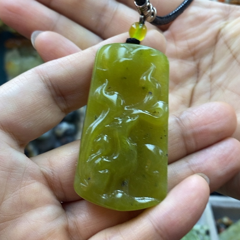 【闪购商品】蛇纹石玉吊坠未镶嵌