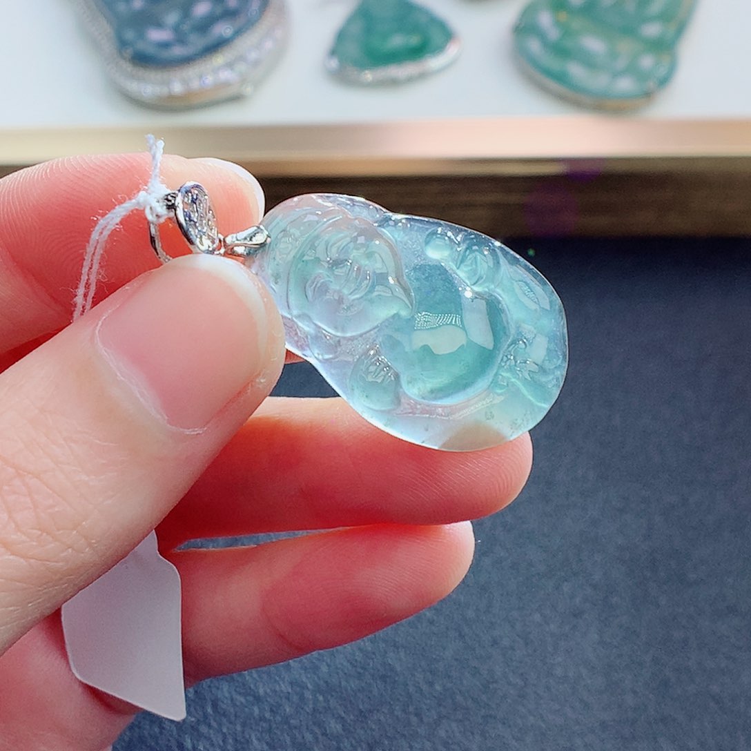 翡翠颈饰未镶嵌翡翠