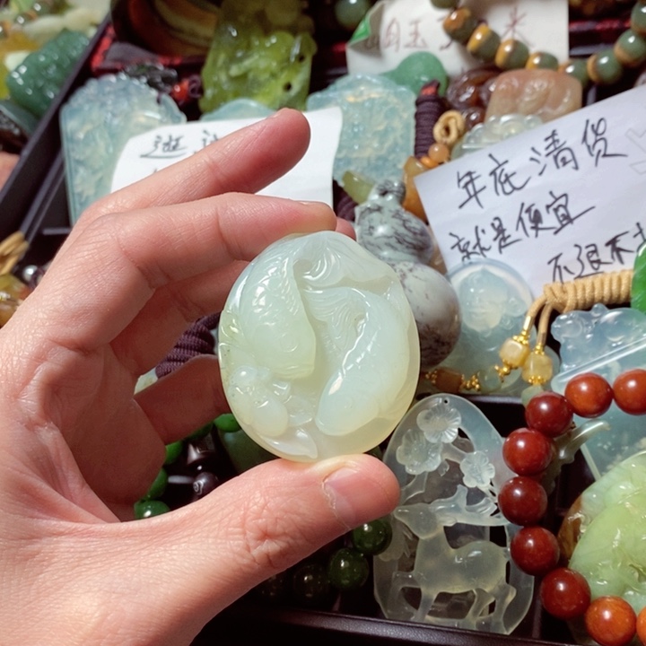 蛇纹石玉颈饰未镶嵌