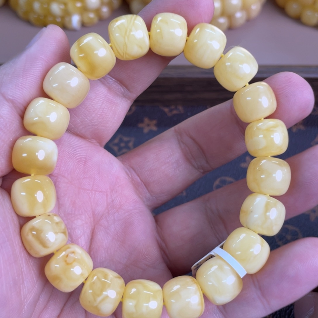 琥珀裸石未镶嵌02900000000