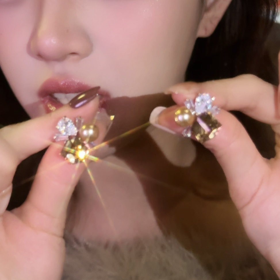 铜合金仿珍珠耳饰 法式小众设计方糖锆石耳饰女气质珍珠新款耳钉