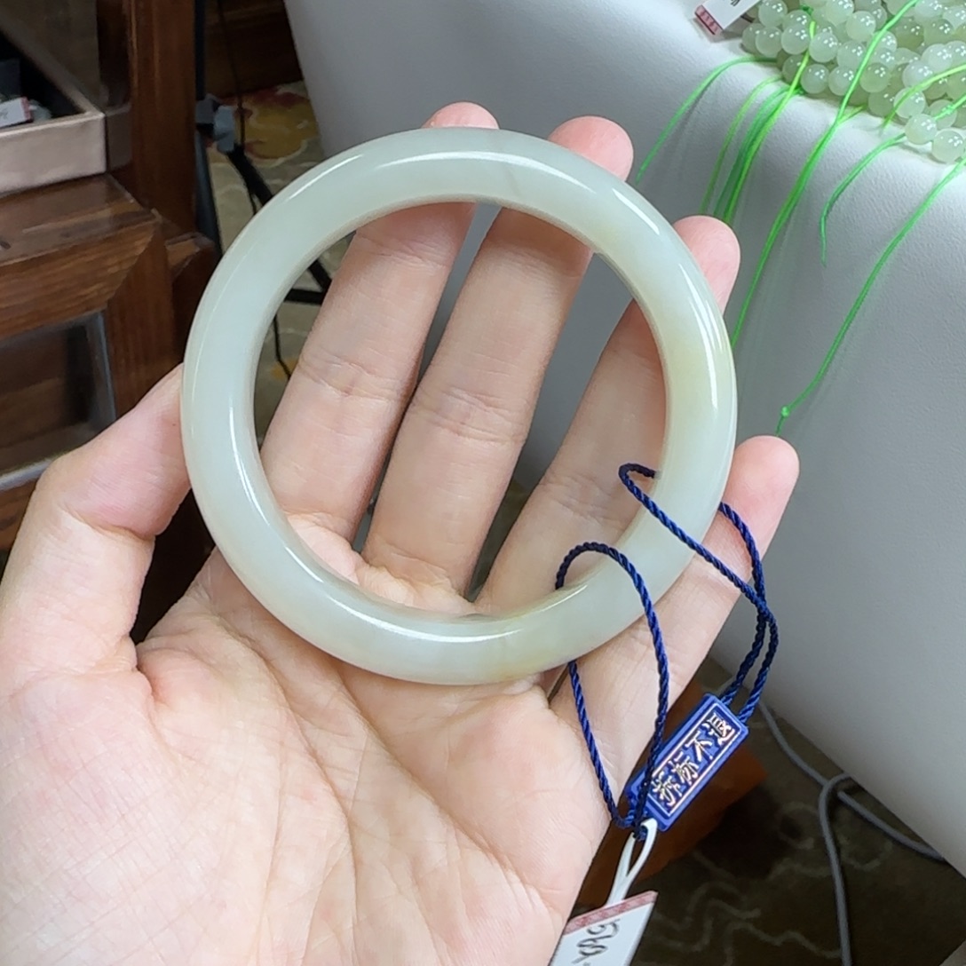 和田玉未镶嵌手镯57