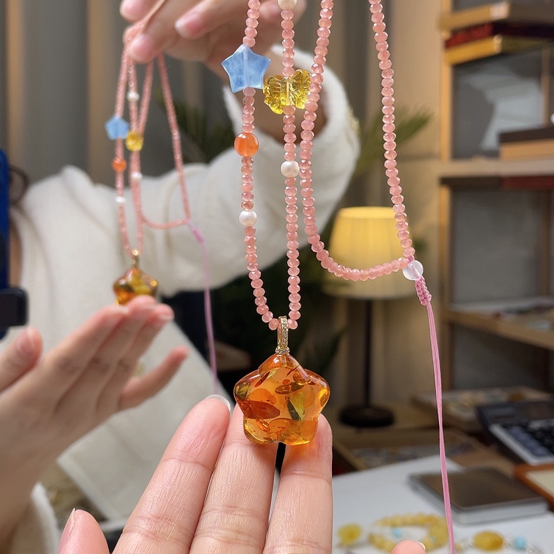 蜜蜡颈饰银S925镀金镶嵌琥珀吊坠