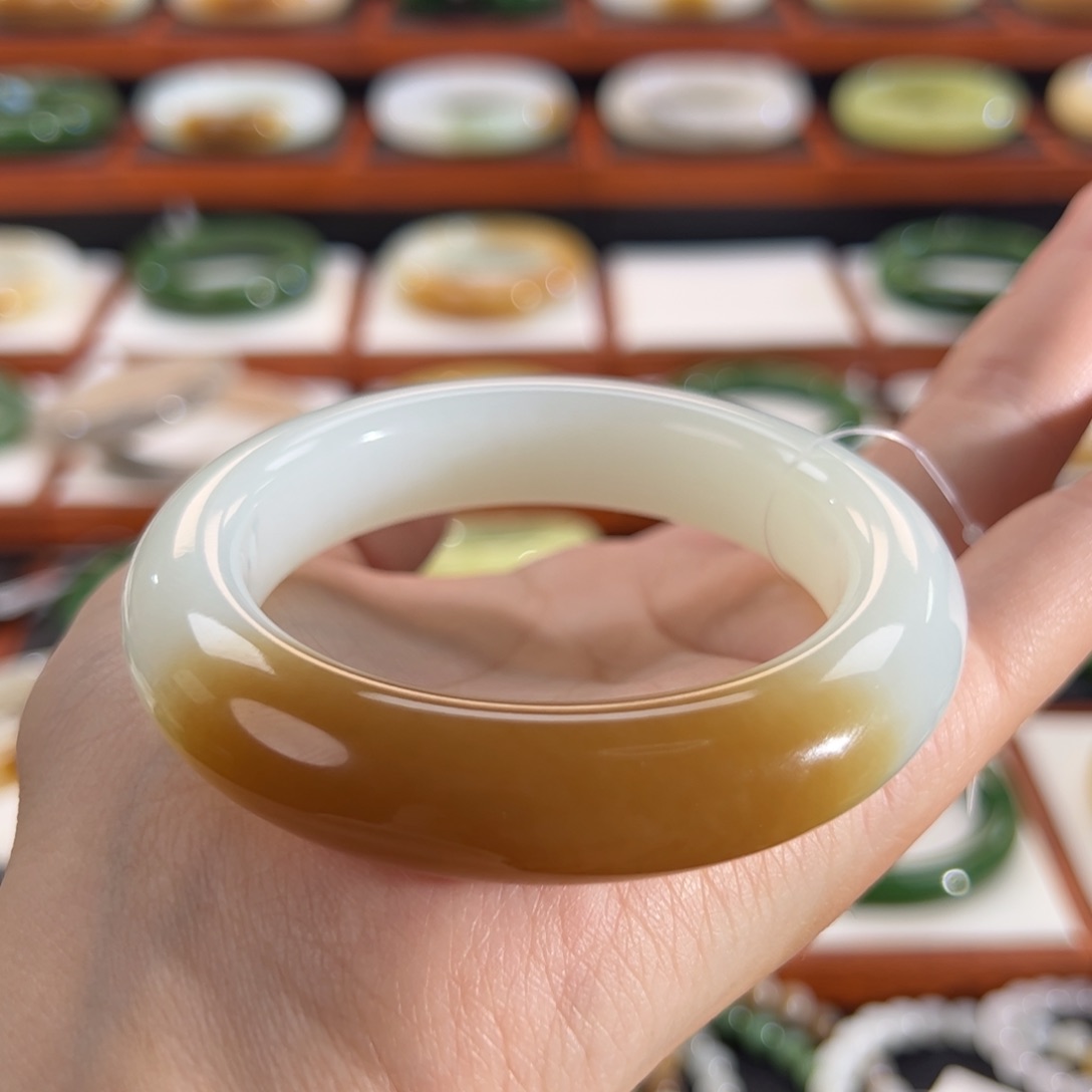 和田玉（糖玉）手镯未镶嵌