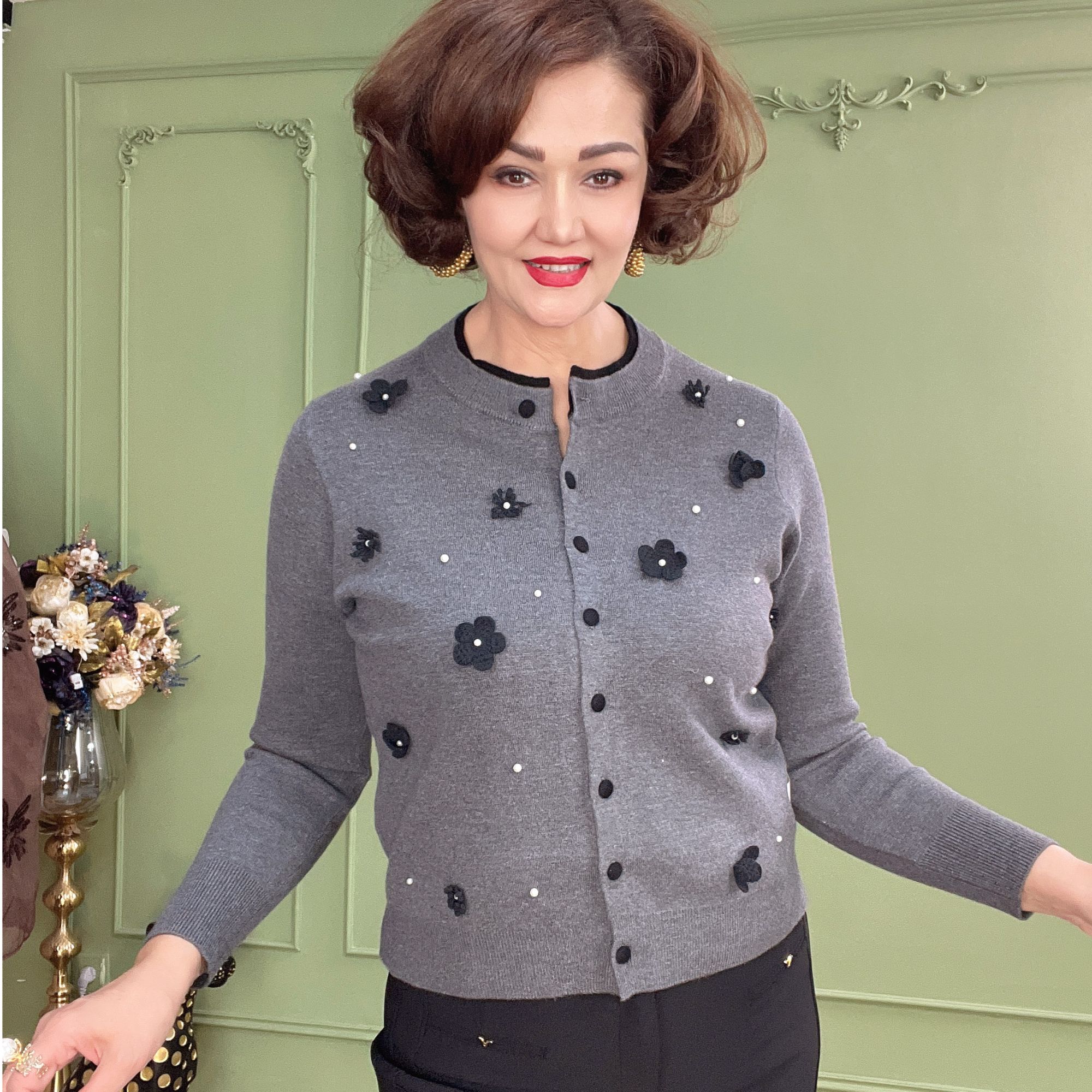 【包邮】时尚风圆领高档花长袖开衫毛衣#9634