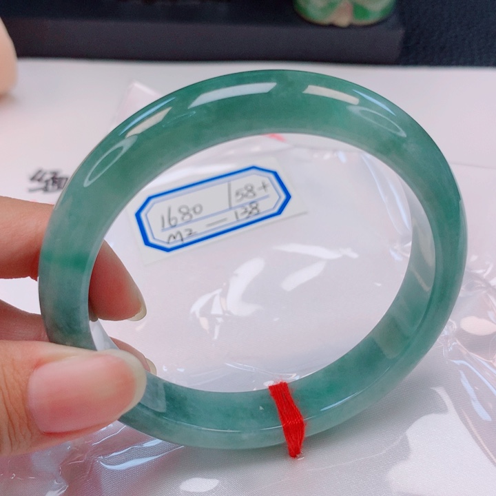 翡翠未镶嵌手镯58圈