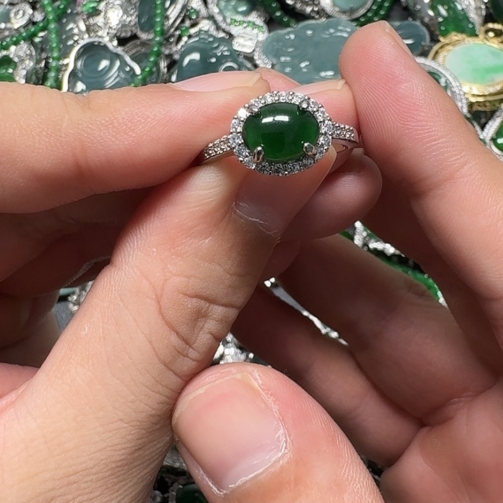 翡翠未镶嵌颈饰天然A货翡翠放漏