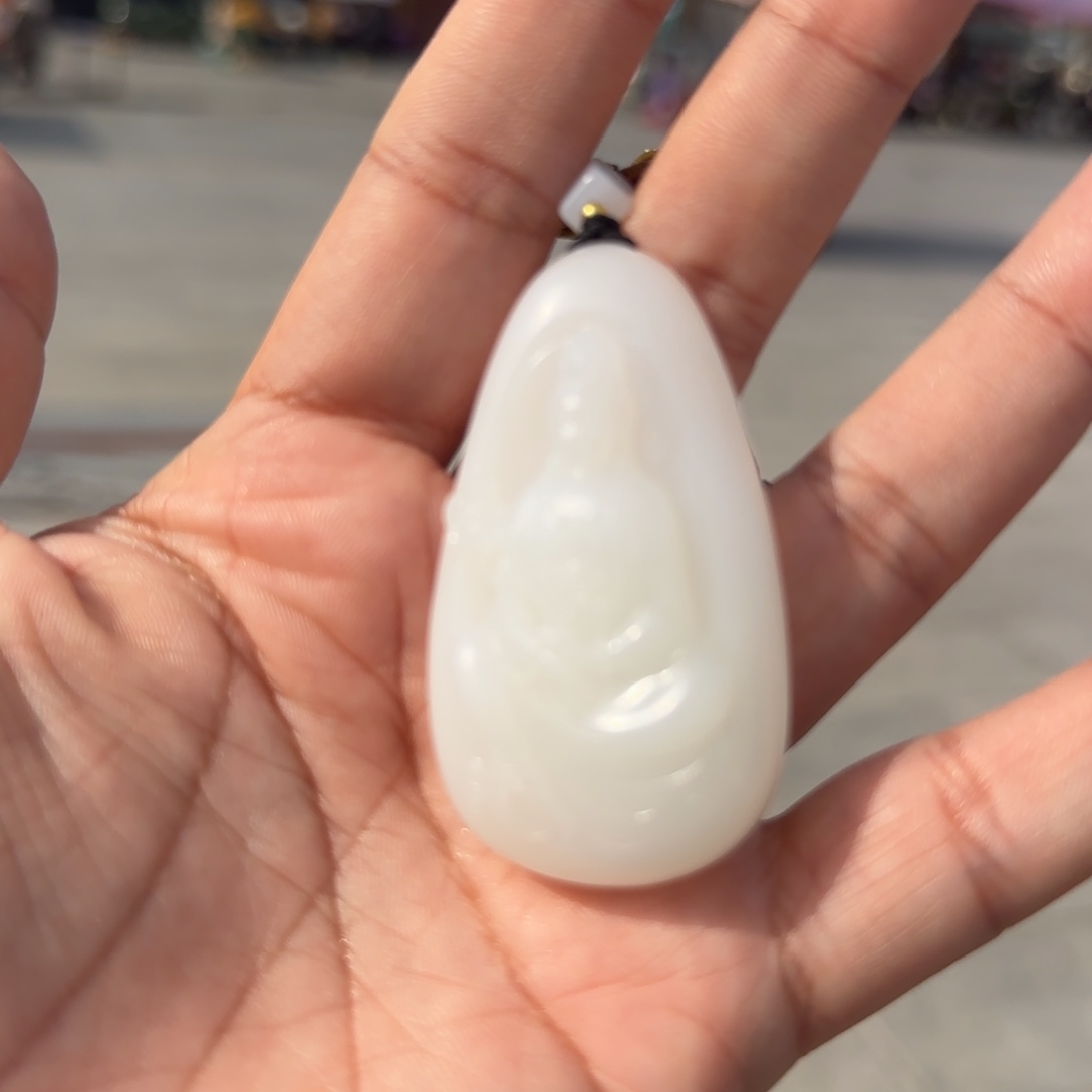 魏***期和田玉未镶嵌颈饰