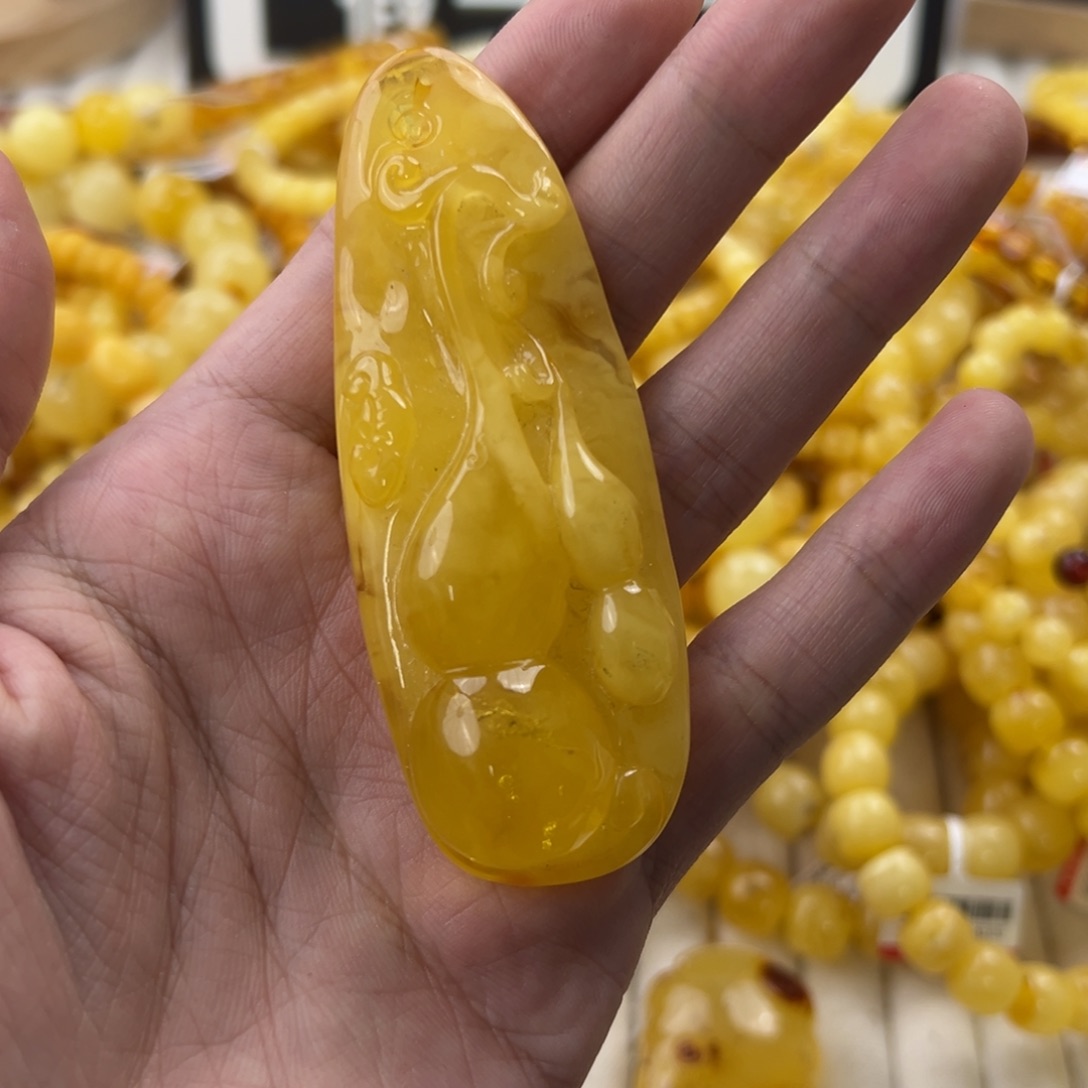 琥珀珠宝奇石未镶嵌