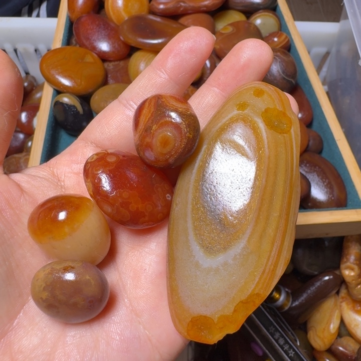 按***.瓷片马达加斯加奇石