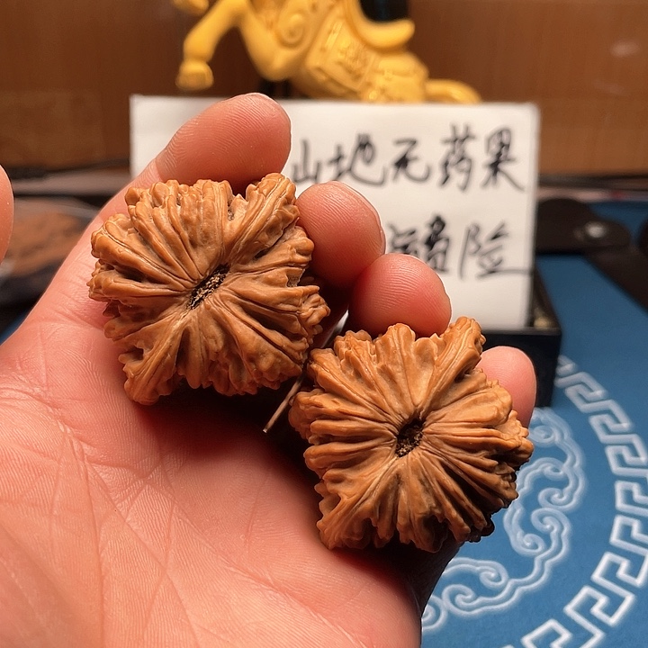 文玩核桃吊坠四座楼