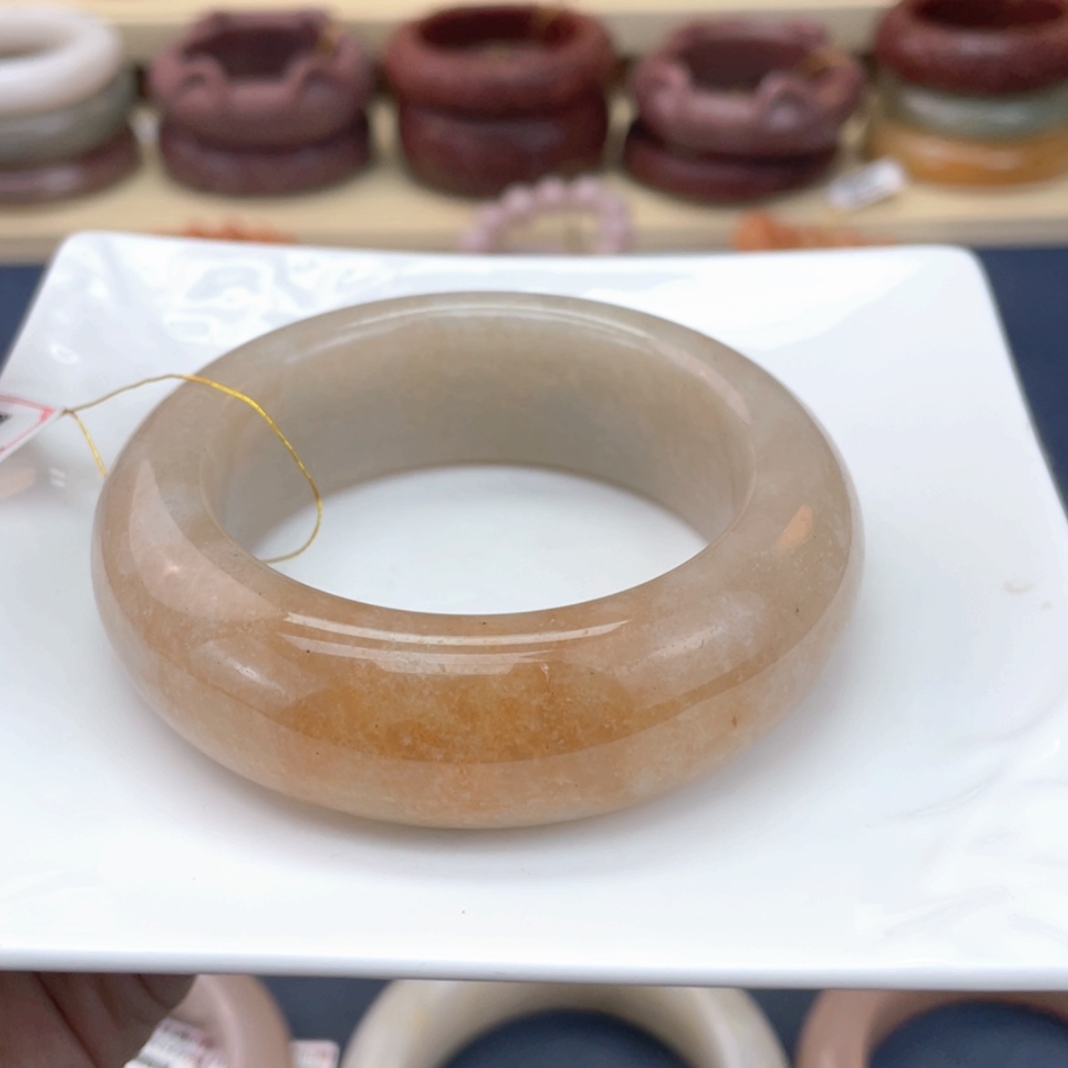 【闪购商品】石英质玉手镯未镶嵌向***s