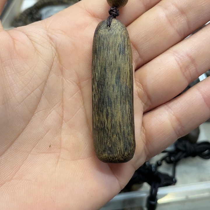 沉香吊坠@*涛奇楠挂件红油老料