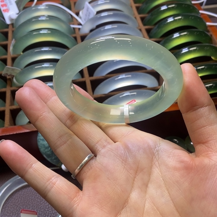 蛇纹石玉未镶嵌手镯56