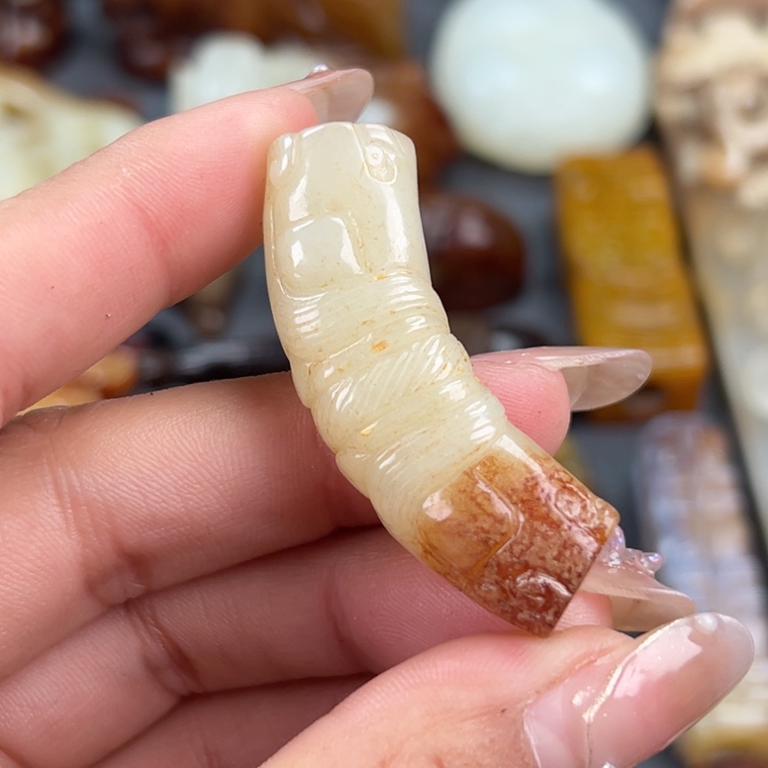 和田玉（糖玉）颈饰未镶嵌